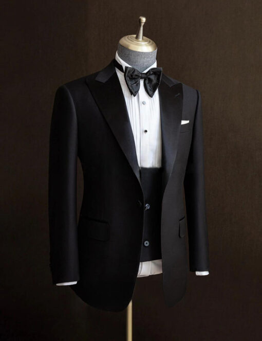 Áo vest chú rể màu đen tuxedo ve nhọn